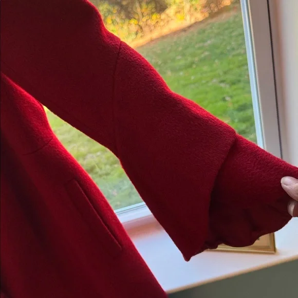 Beautiful red wool coat. - Picture 7 of 12